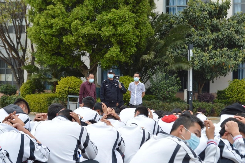灾难可以预防、生命不可逆转——大理技师学院开展新学期校园防震避险模拟疏散演练