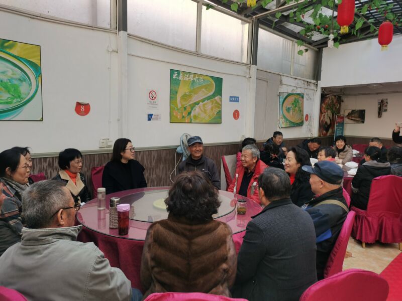 新春送祝福  温情暖人心 ——学院对退休教师进行春节慰问