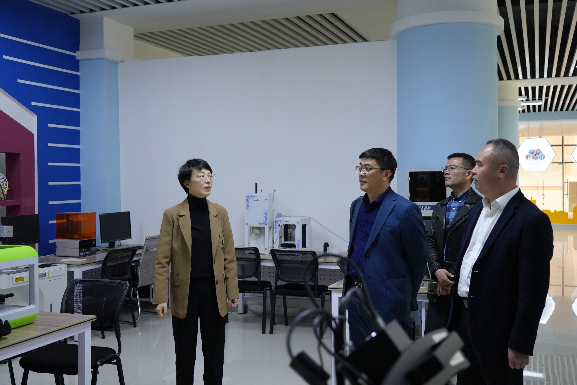 衢州市工程技术学校（衢州市技师学院）到我院考察交流