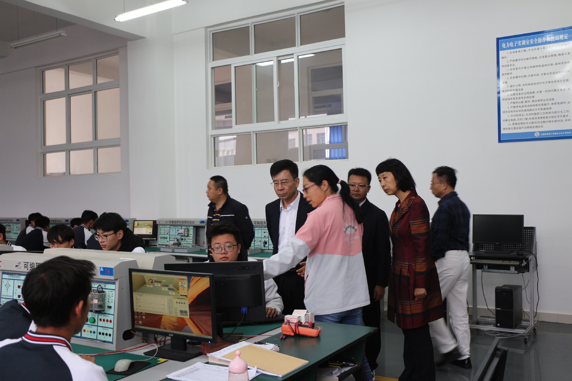 1729248858468598.jpg 走入课堂2.JPG