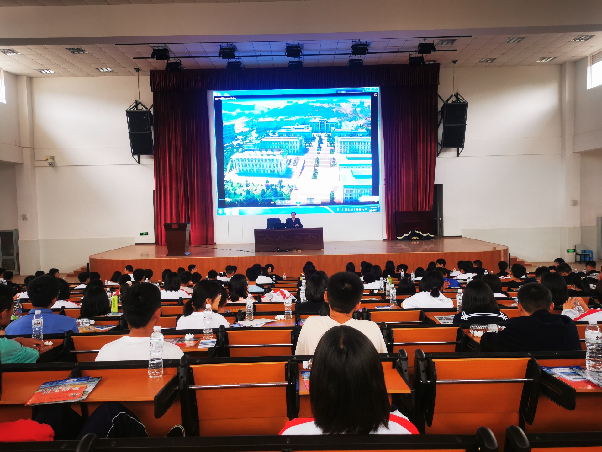我院教师到巍山一中进行职教高考宣讲